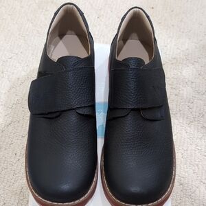 Elephantito Boy School Shoes Leather Lining Blue Navy with Red Soles Sz 6US EU37